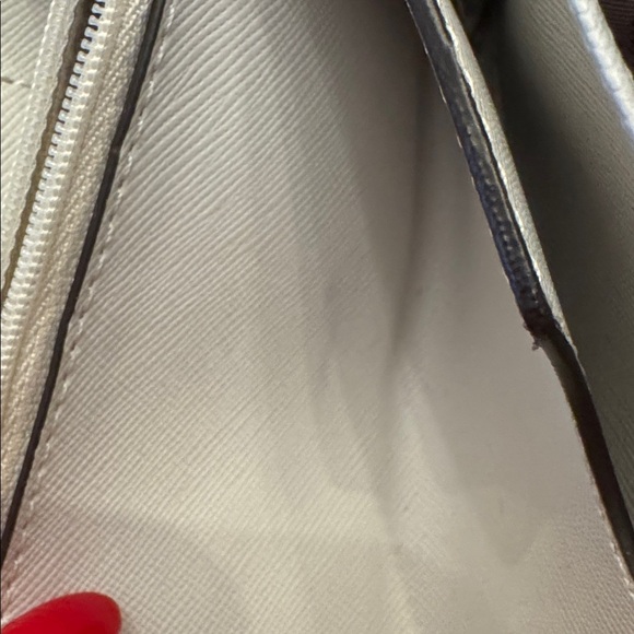 Amazing condition! Michael Kors Logo Wallet/Wristlet - Picture 10 of 13